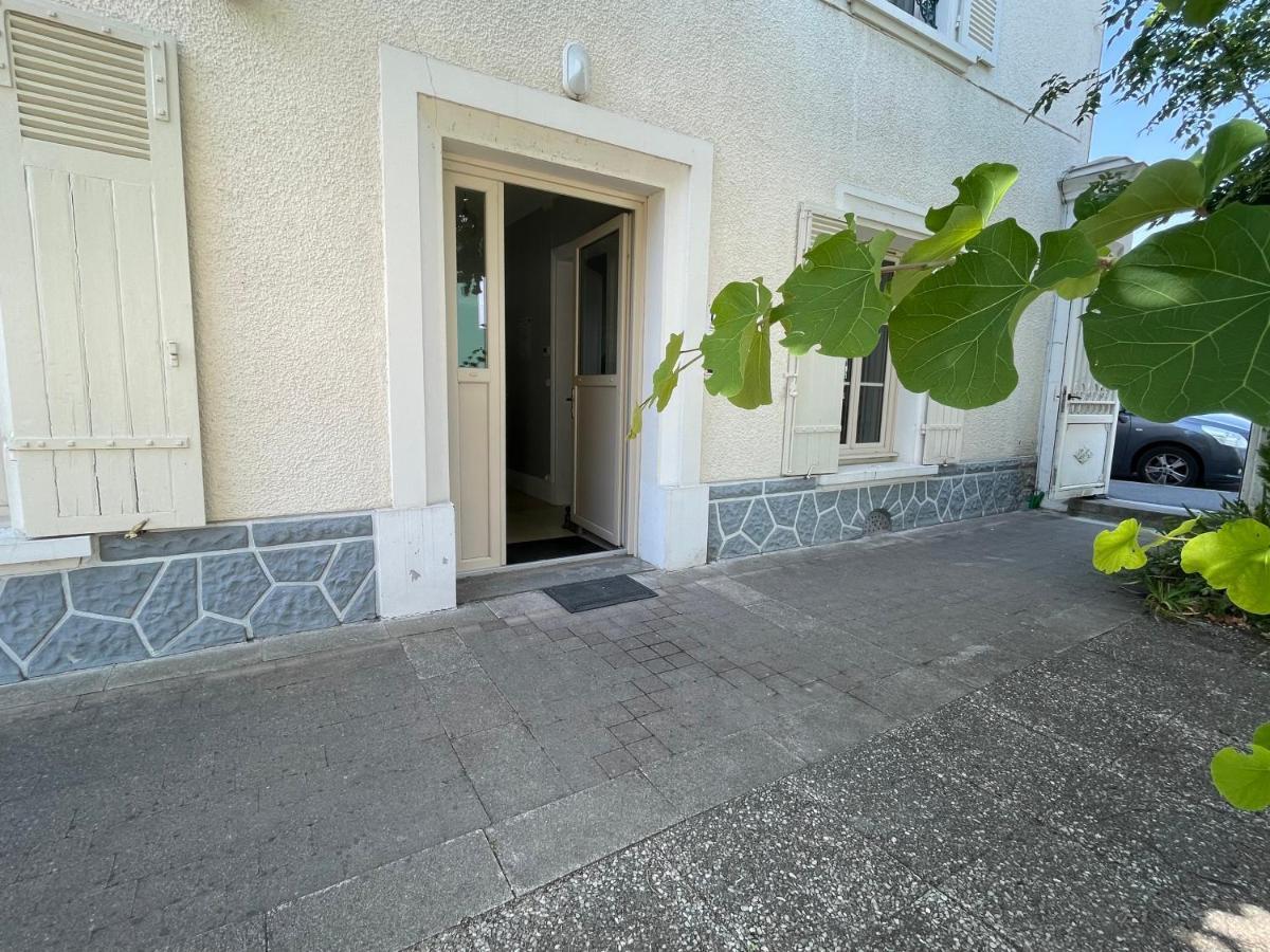 Le Logis De La Place トゥアール エクステリア 写真